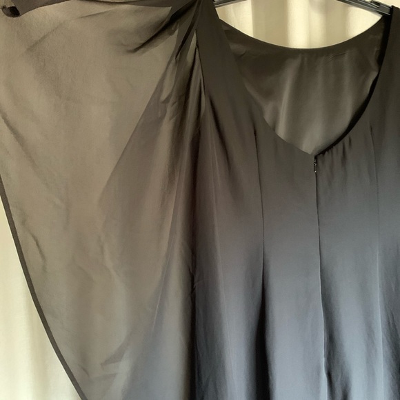 MAGGIE LONDON black dress w chiffon drape sz 10 - Picture 3 of 4